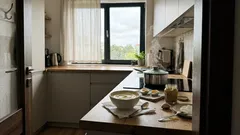 Sos do pielmieni bez majonezu, który robi się w 10 minut — prosty trik z żółtkami i musztardą